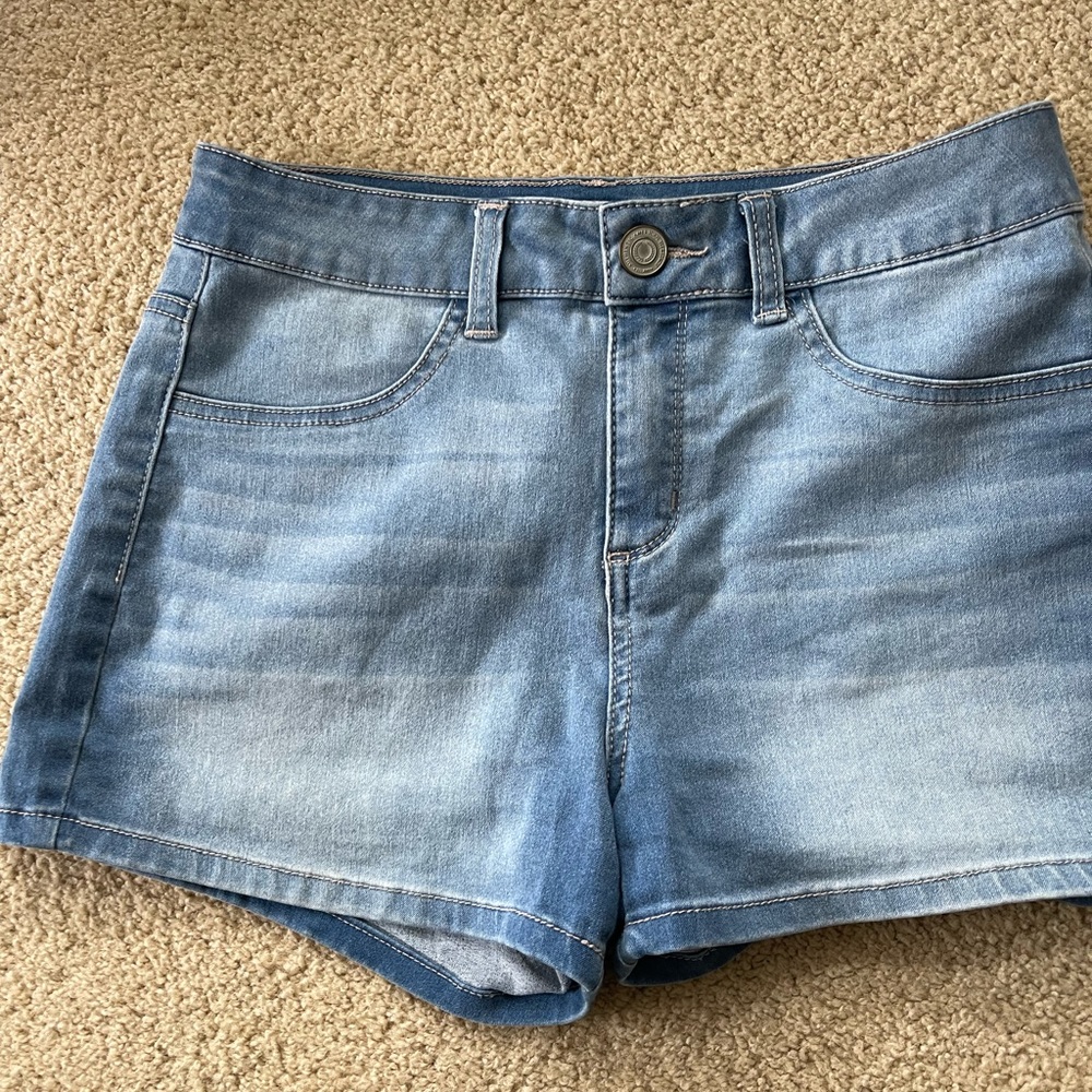 Juniors Jean shorts. Great condition.